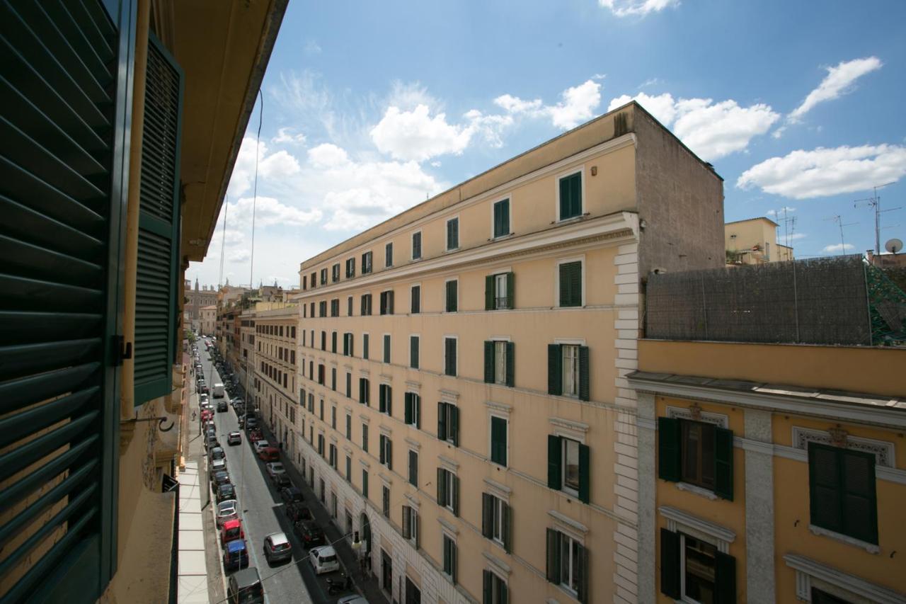 Colosseo Apartments And Rooms - Rome City Centre Exteriör bild
